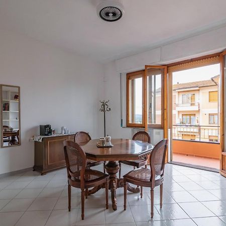 Comfy Flat Steps Away From Siena Station! Apartment ภายนอก รูปภาพ