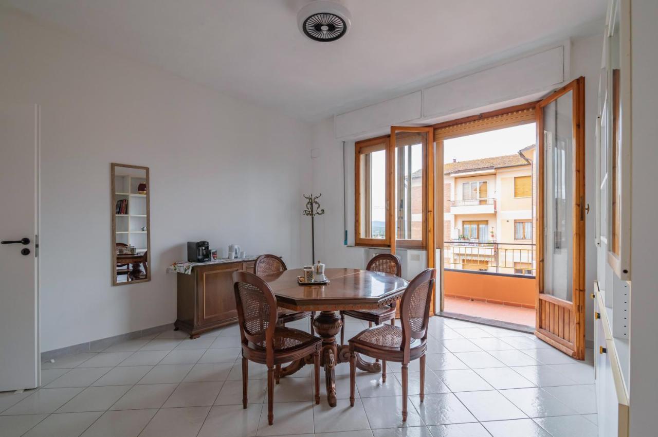 Comfy Flat Steps Away From Siena Station! Apartment ภายนอก รูปภาพ