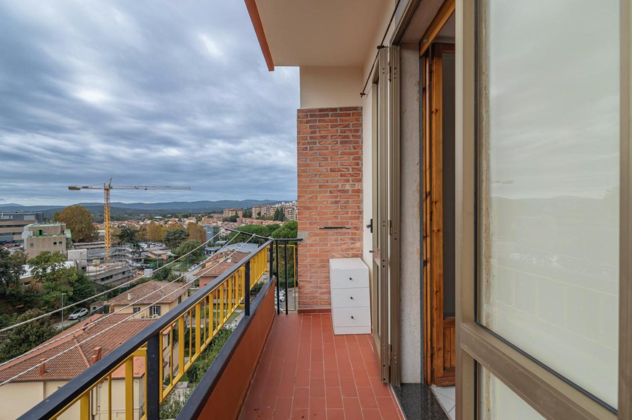 Comfy Flat Steps Away From Siena Station! Apartment ภายนอก รูปภาพ