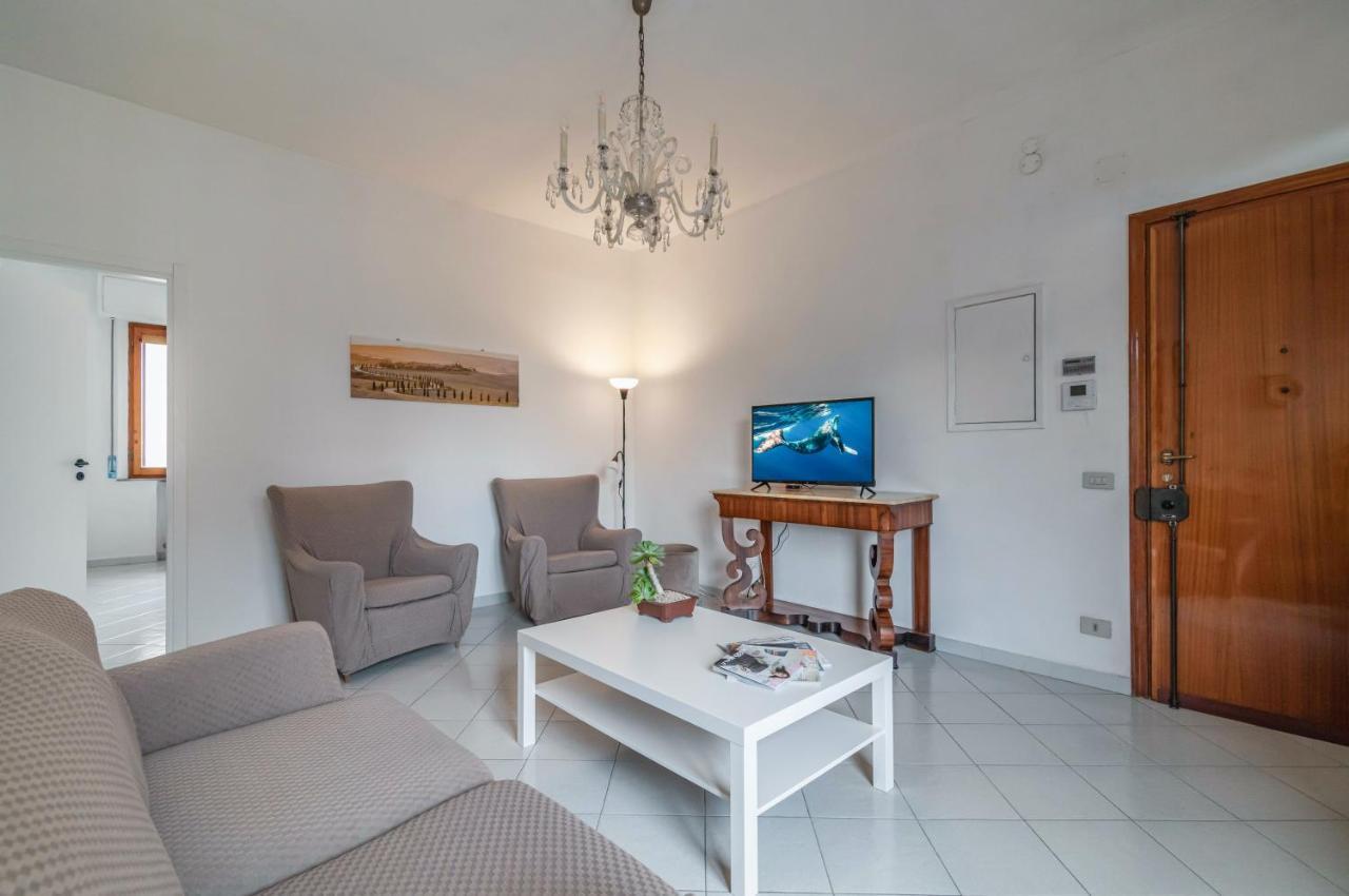 Comfy Flat Steps Away From Siena Station! Apartment ภายนอก รูปภาพ