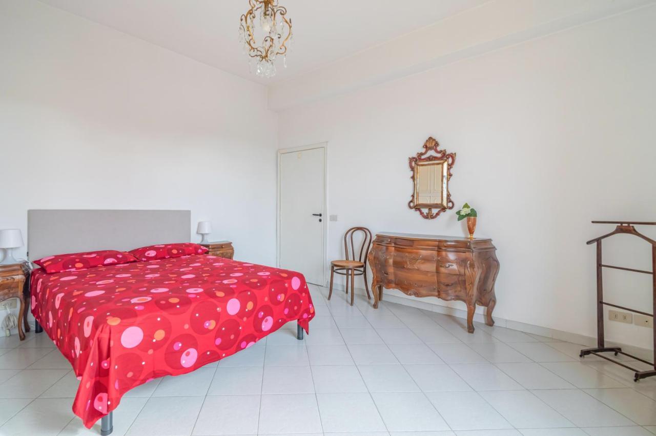 Comfy Flat Steps Away From Siena Station! Apartment ภายนอก รูปภาพ